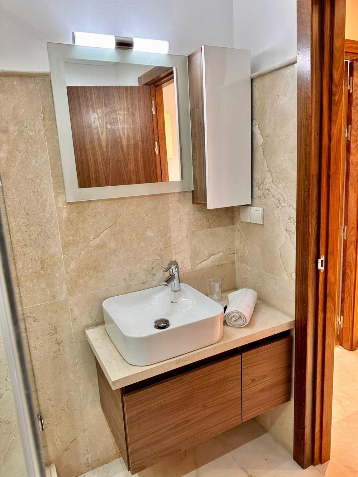 Appartement Luxueux Avec Piscine 10 Minutes Du Centre Ville Marrakesh Exterior photo